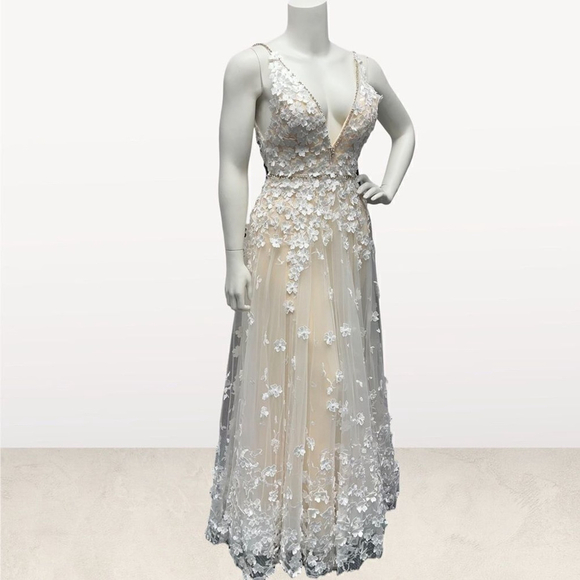 Mac Duggal Embellished Ivory and Peach Floral Appliqué Size 12 Style 22845 NWOT - Picture 5 of 16